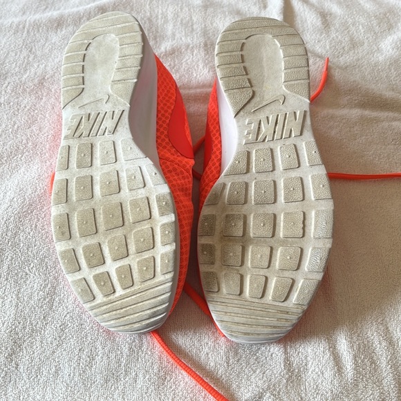 Women’s Nike Running Shoes - Picture 2 of 5